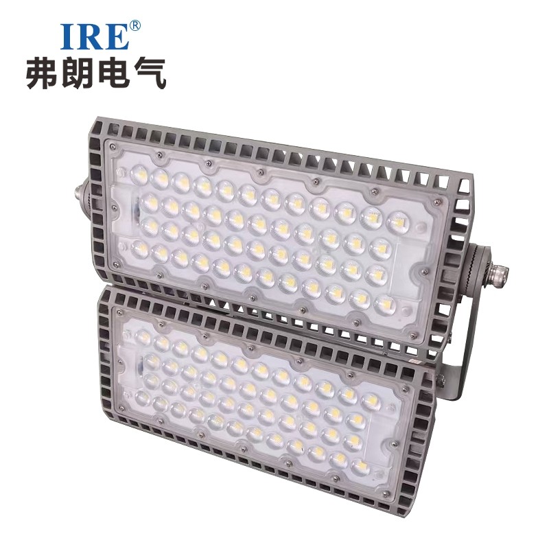 硬核工业投光灯，撑起整片场地的明亮